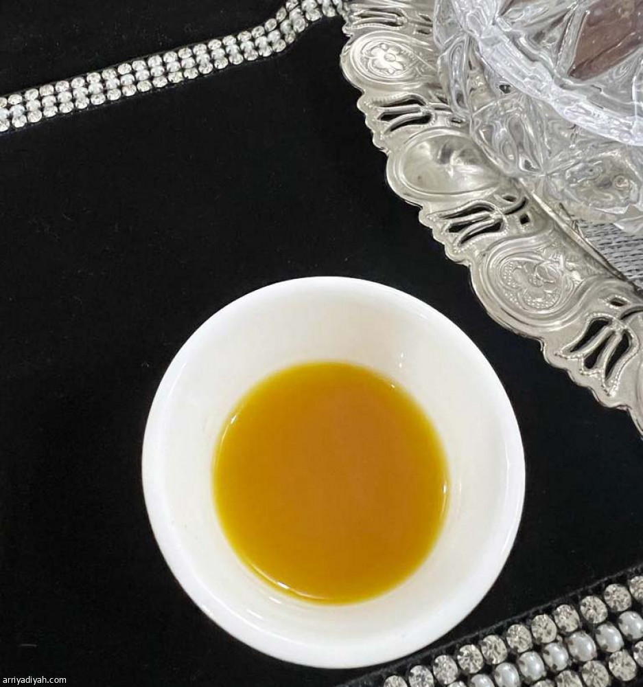 الجدة
تورث الحفيدة سر القهوة