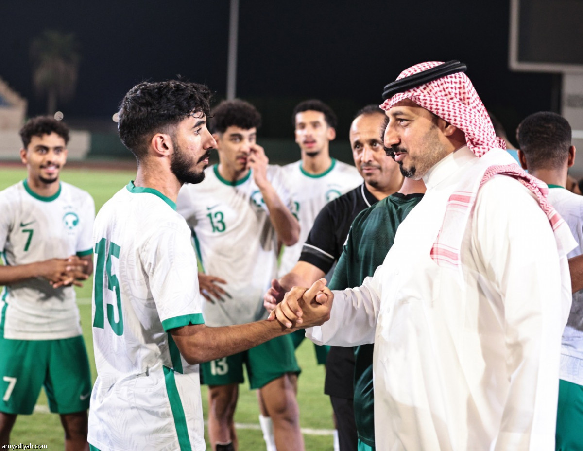 الأخضر الشاب.. احتفالات العبور